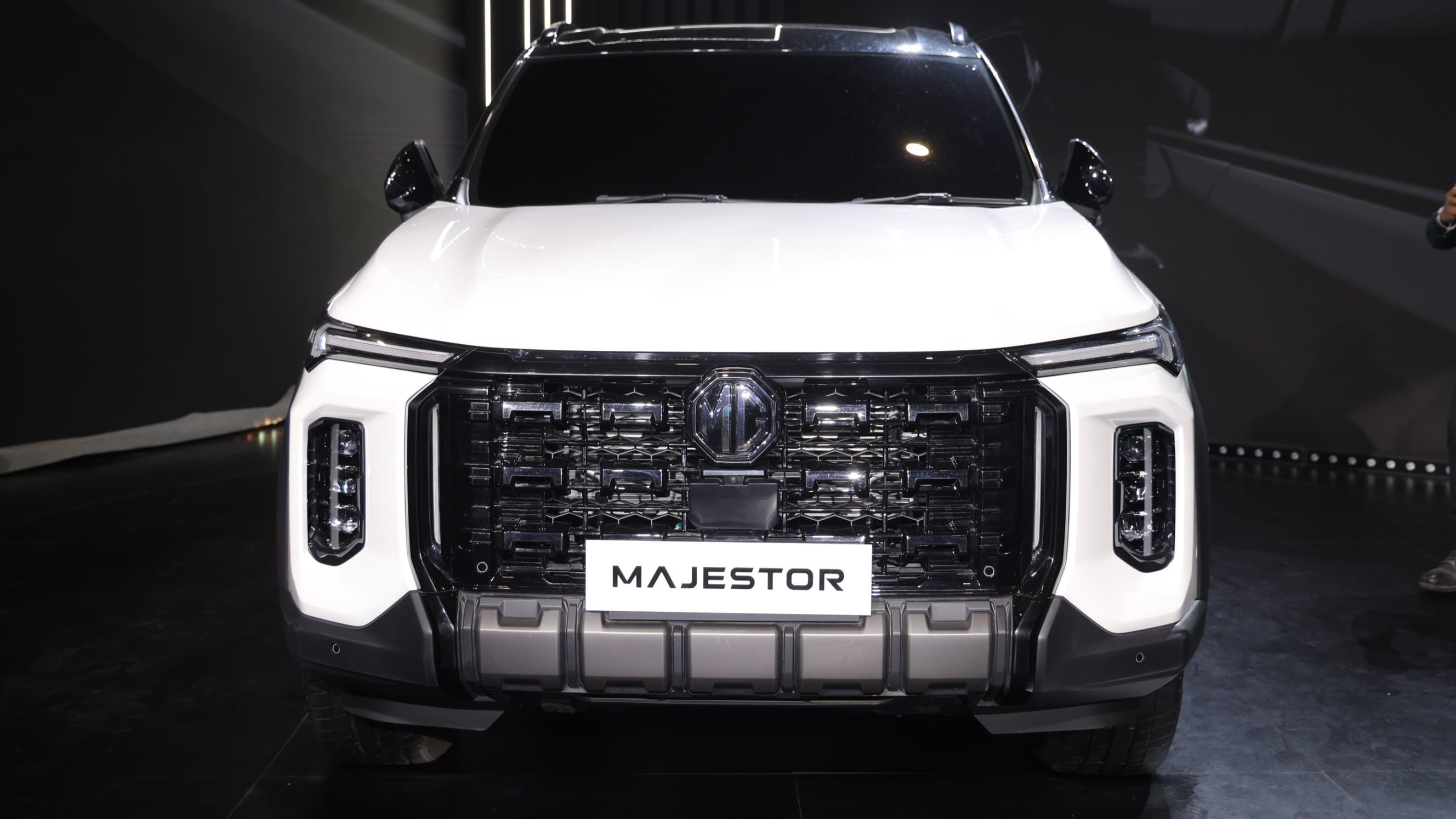 MG Majestor exterior profile image