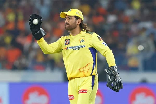 Dhoni return buzz image